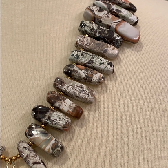 Loves affect necklace choker style in brown/cream - Picture 3 of 4